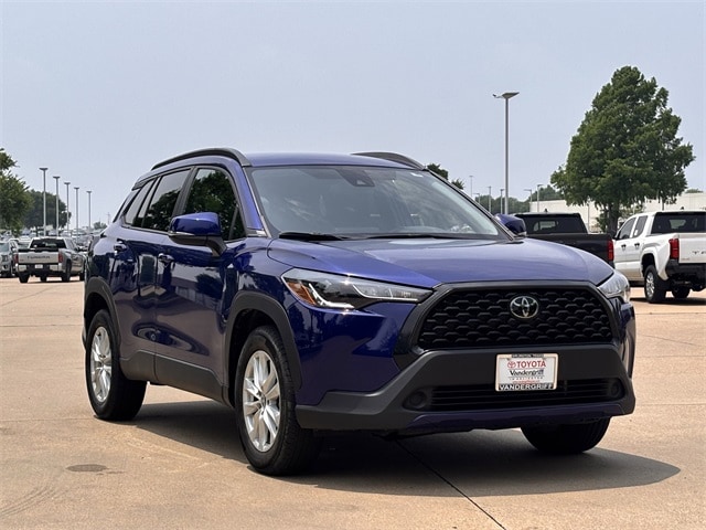 Certified 2022 Toyota Corolla Cross LE with VIN 7MUCAAAG0NV032114 for sale in Arlington, TX