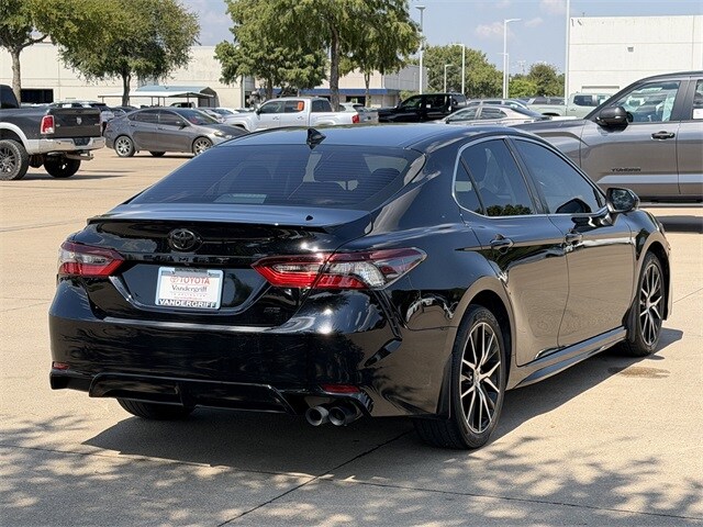 2023 Toyota Camry SE photo 2
