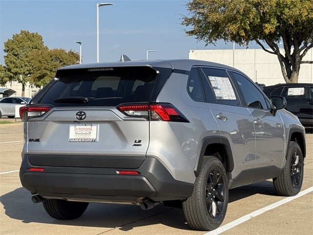 2025 Toyota RAV4 LE photo 4
