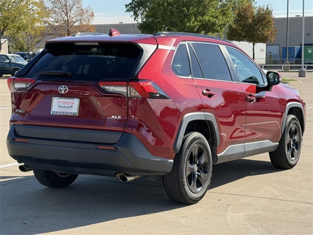 Used 2022 Toyota RAV4 XLE SUV