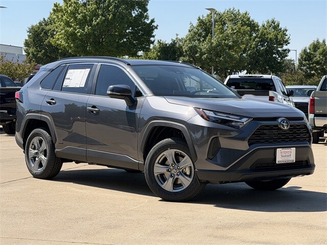 2025 Toyota RAV4 Hybrid XLE photo 2