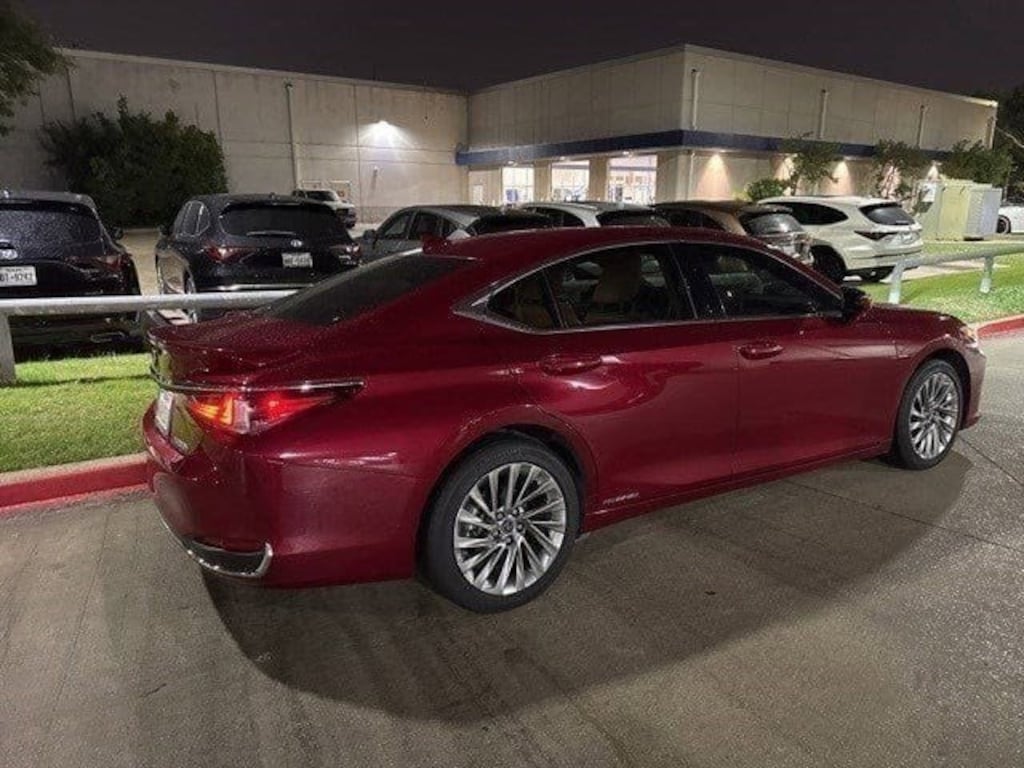 Used 2022 Lexus ES 300h 300h Ultra Luxury Sedan