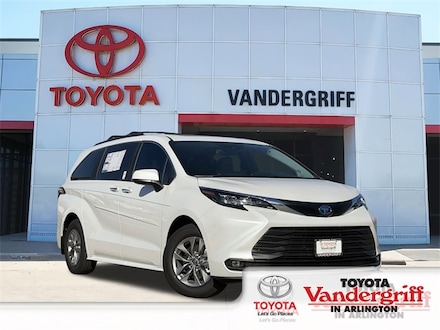 2025 Toyota Sienna XLE 8 Passenger Van Passenger Van