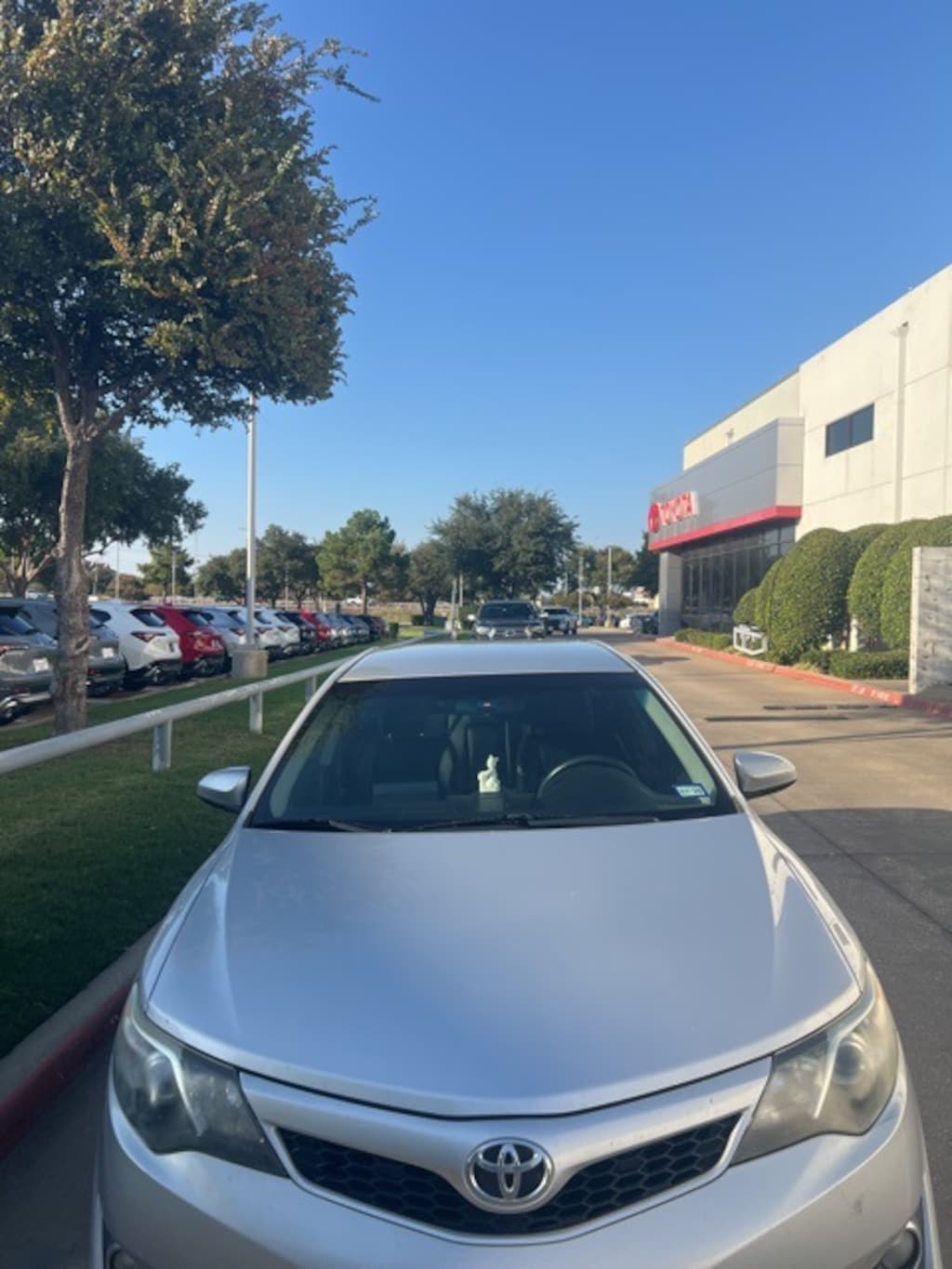 Used 2014 Toyota Camry SE Sedan