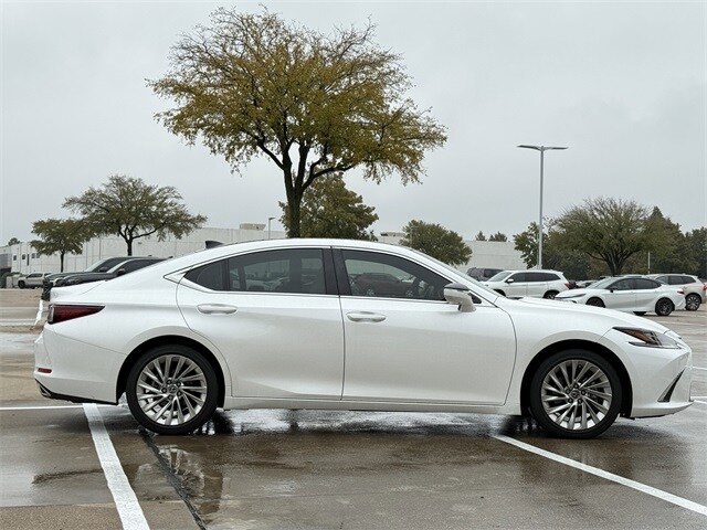 2021 Lexus ES 350 Ultra Luxury photo 2