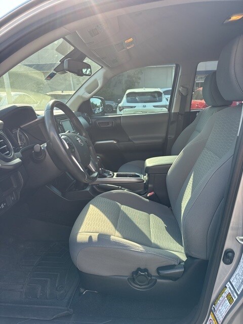 2019 Toyota Tacoma SR5 photo 2
