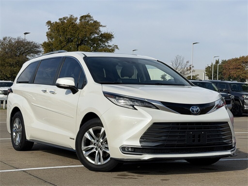 Certified 2021 Toyota Sienna Limited Van
