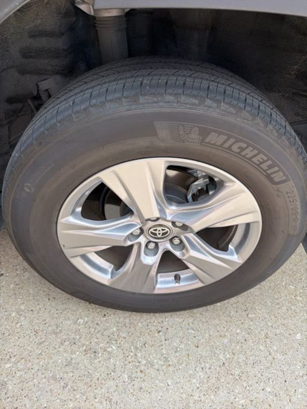 Used 2025 Toyota RAV4 XLE SUV