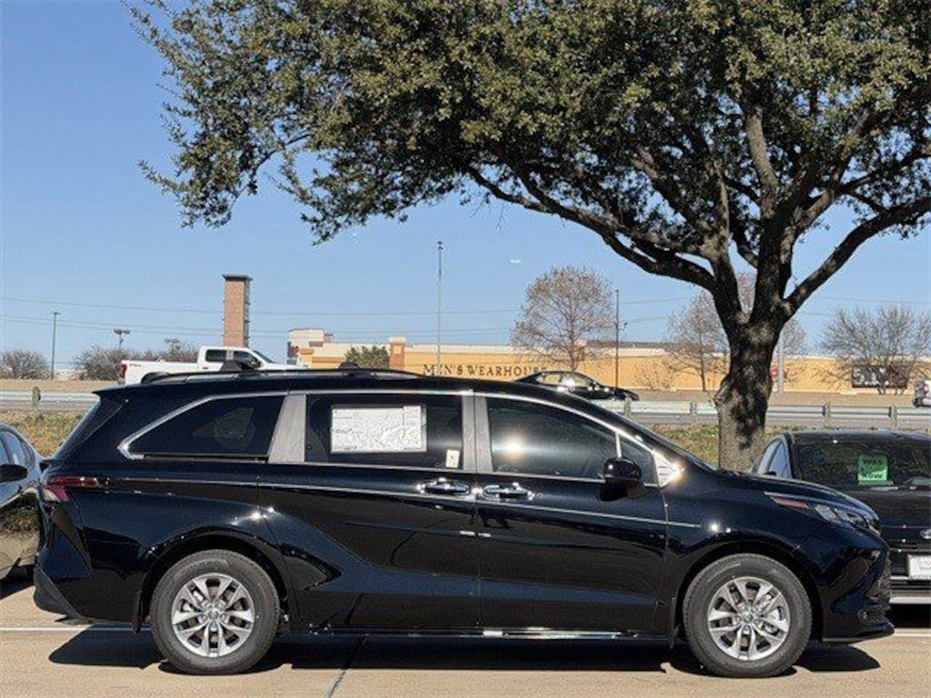 New 2026 Toyota Sienna XLE 8 Passenger Van Passenger Van