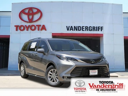 2026 Toyota Sienna XLE 8 Passenger Van Passenger Van