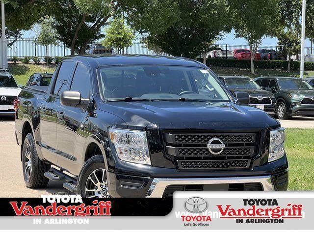 2024 Nissan Titan SV Crew Cab 4WD