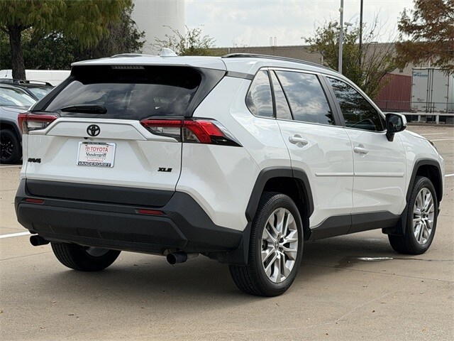 2024 Toyota RAV4 XLE Premium photo 4