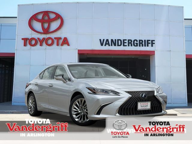 2019 Lexus ES 300h 300h's photo