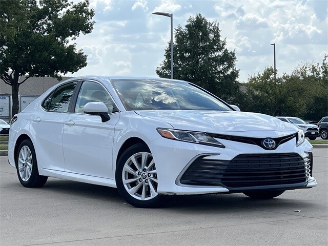 2024 Toyota Camry LE photo 2