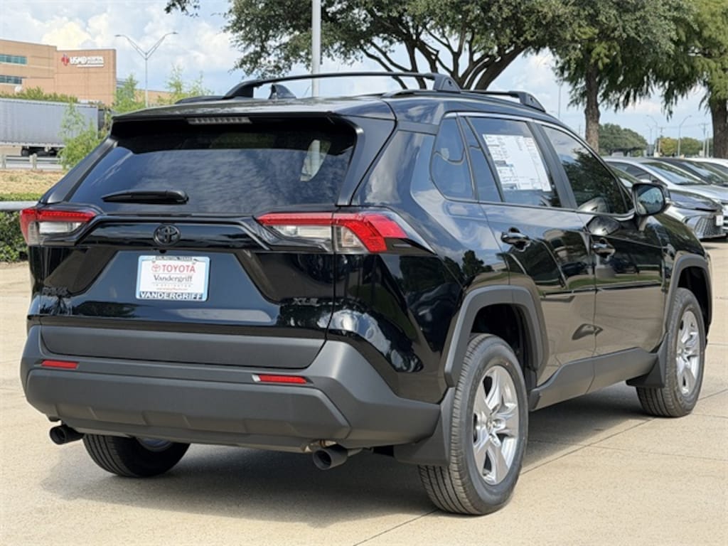 New 2025 Toyota RAV4 XLE SUV