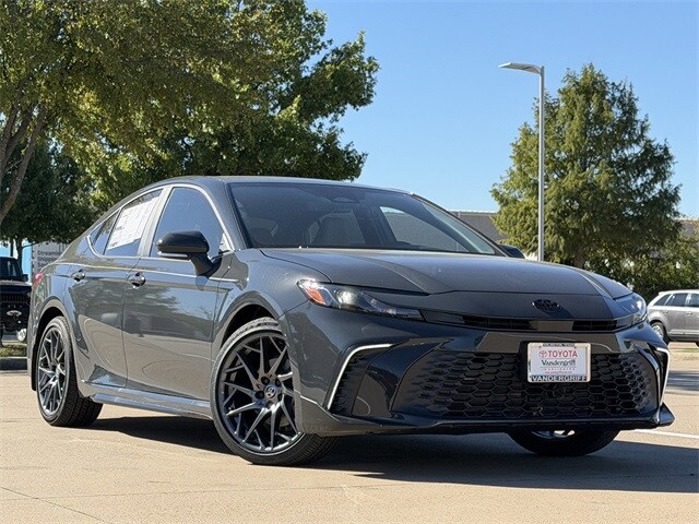 2026 Toyota Camry SE photo 2