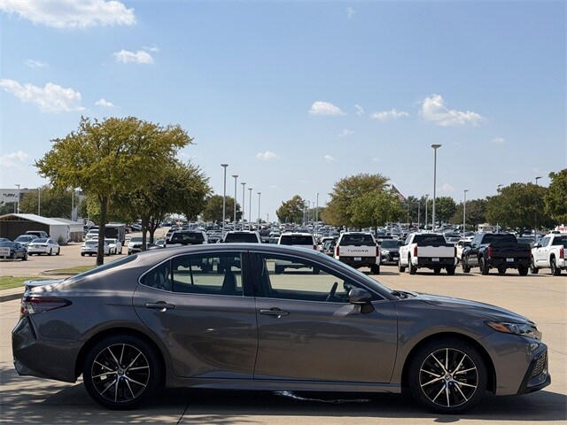 2024 Toyota Camry SE photo 2