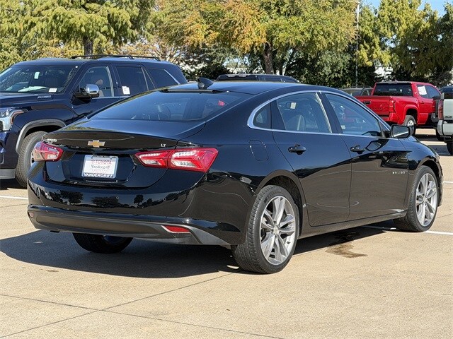 2024 Chevrolet Malibu Premier 2LT photo 2