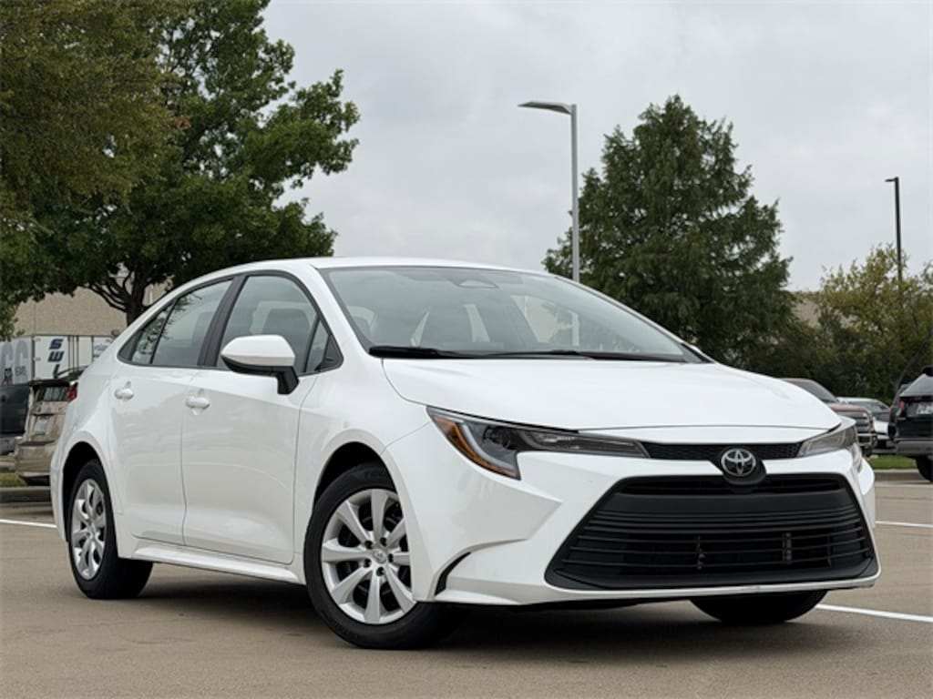 Used 2025 Toyota Corolla LE Sedan