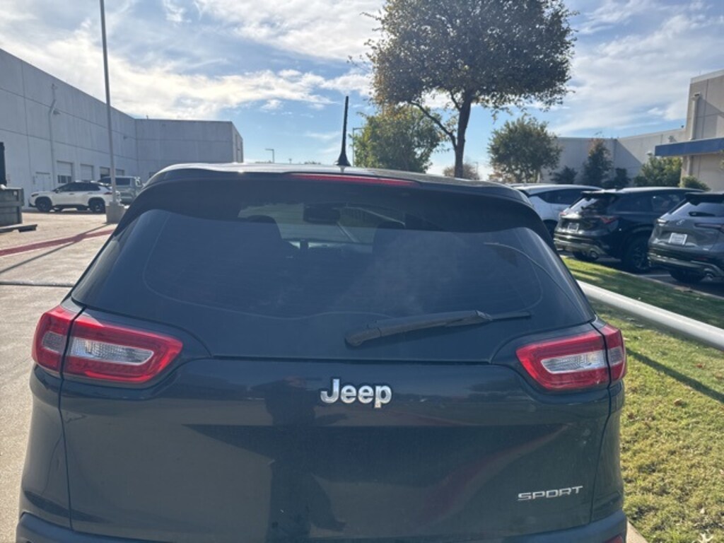 Used 2016 Jeep Cherokee Sport SUV