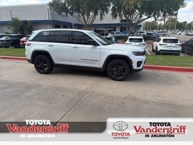 2024 Jeep Grand Cherokee Altitude X photo 2