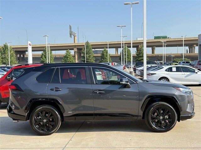2024 Toyota RAV4 Hybrid XSE photo 2