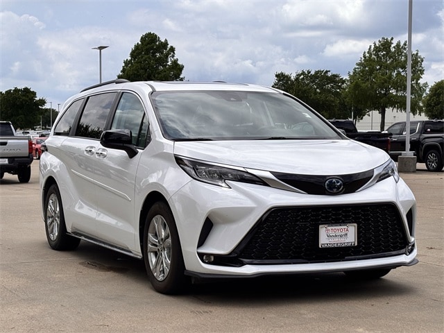 Used 2023 Toyota Sienna XSE with VIN 5TDDSKFC0PS078858 for sale in Arlington, TX