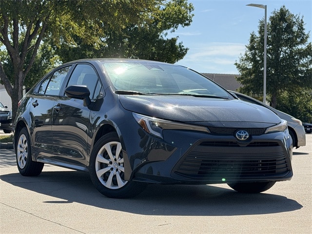 Used 2025 Toyota Corolla LE with VIN JTDBCMFE0S3070691 for sale in Northfield, Minnesota