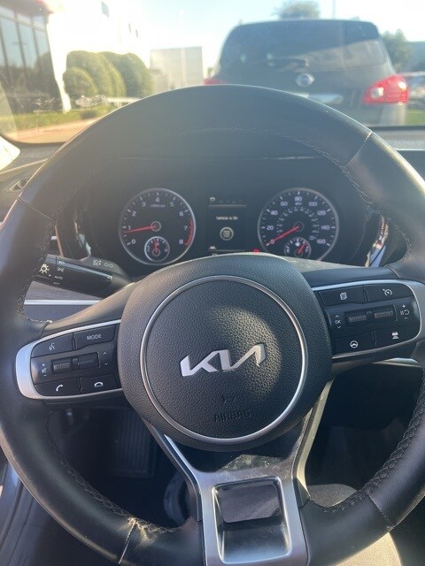 2022 Kia K5 EX photo 3