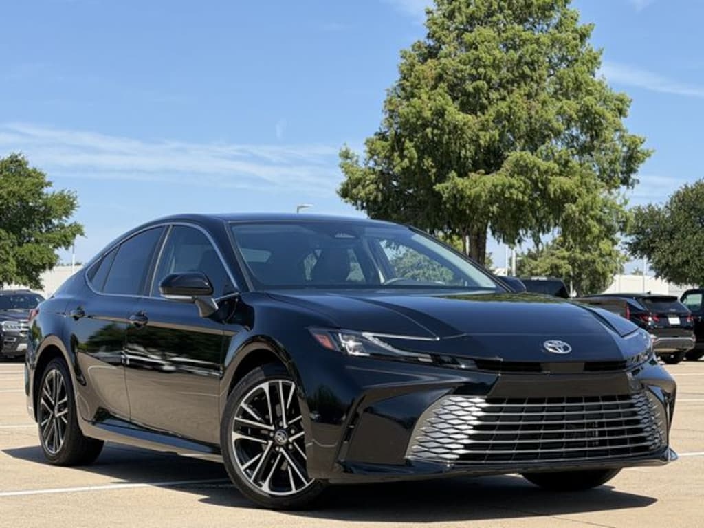 Used 2025 Toyota Camry XLE Sedan