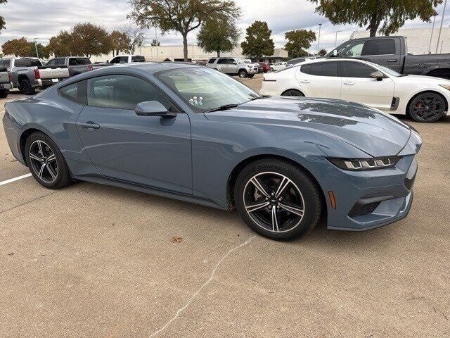 2024 Ford Mustang EcoBoost photo 2