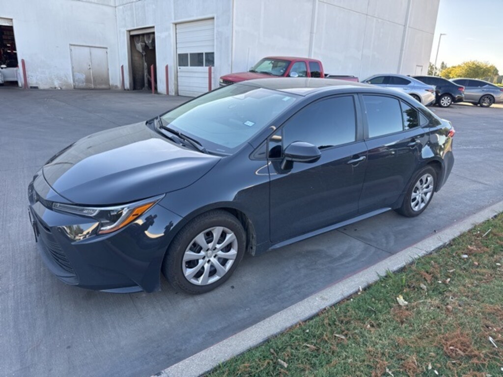 Used 2025 Toyota Corolla LE Sedan