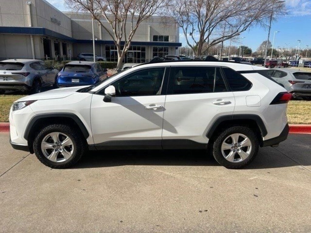 New 2021 Toyota RAV4 XLE SUV