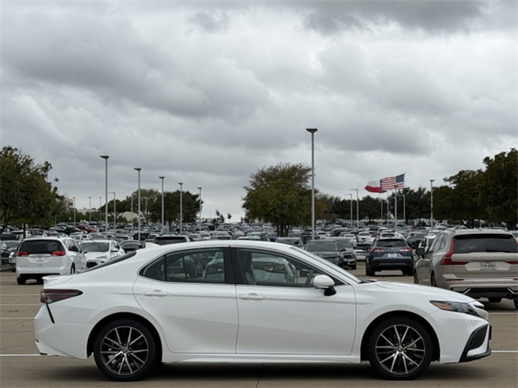 Used 2024 Toyota Camry SE Sedan