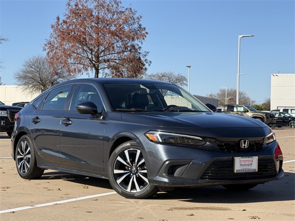 Used 2023 Honda Civic EX-L Hatchback