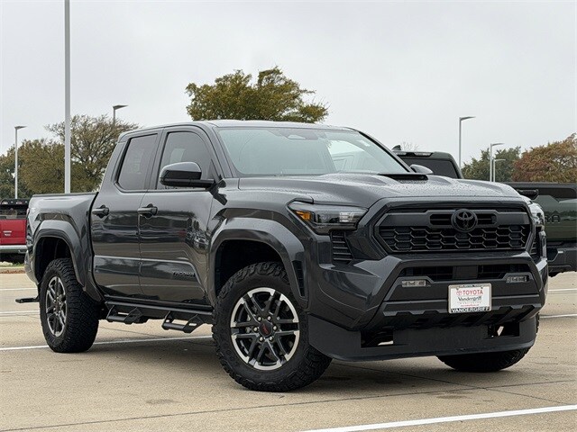 2024 Toyota Tacoma TRD Sport photo 2