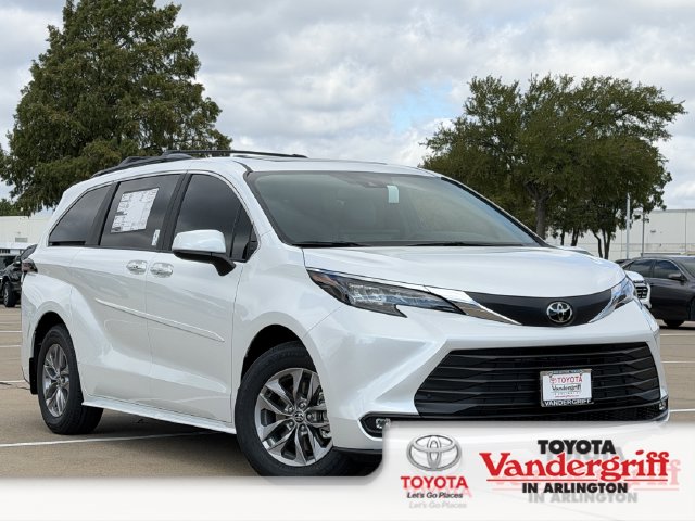 2026 Toyota Sienna XLE 8 Passenger Van Passenger Van