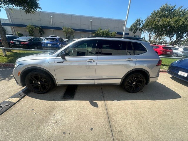 2024 Volkswagen Tiguan SE R-Line Black photo 2