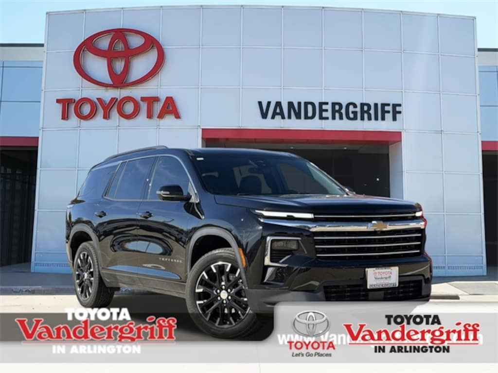 Used 2024 Chevrolet Traverse LT SUV