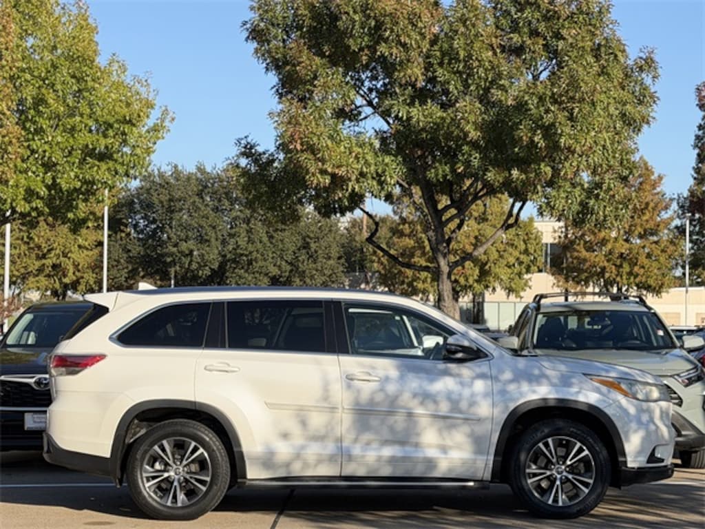 Certified 2016 Toyota Highlander XLE V6 SUV