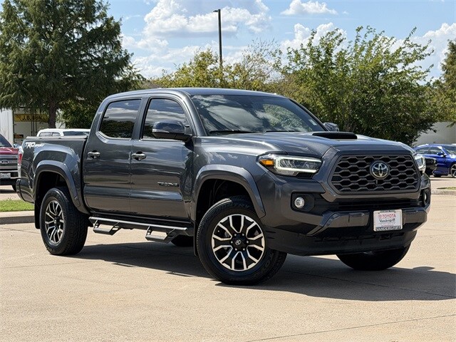 2022 Toyota Tacoma TRD Sport photo 2