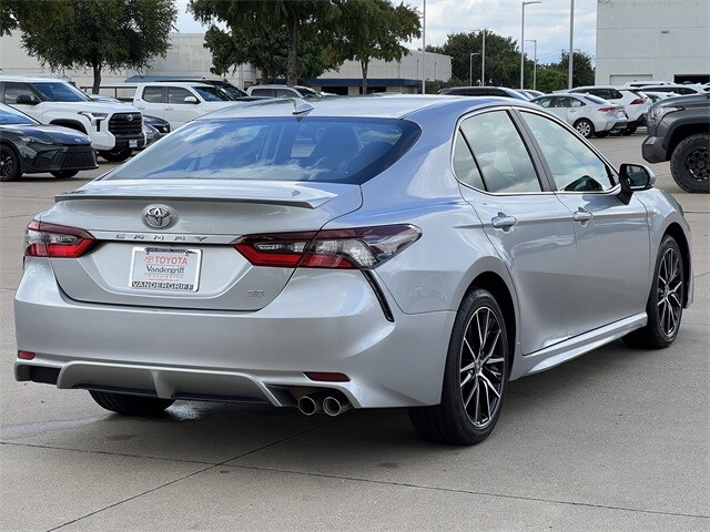 2024 Toyota Camry SE photo 4