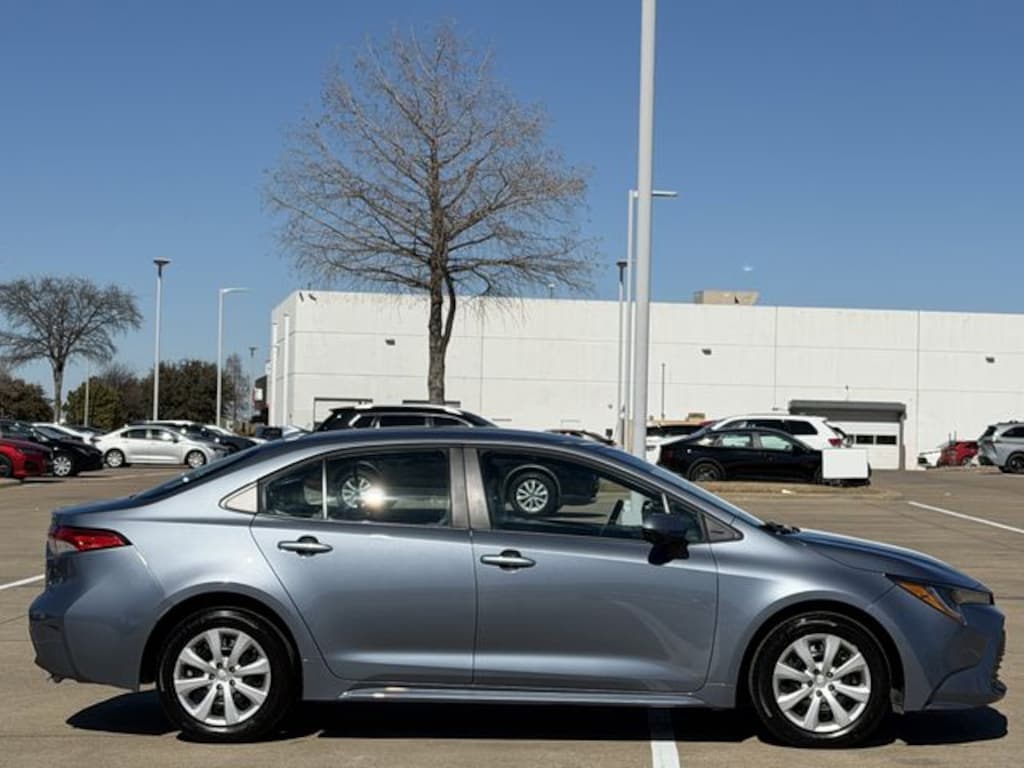 Certified 2025 Toyota Corolla LE Sedan