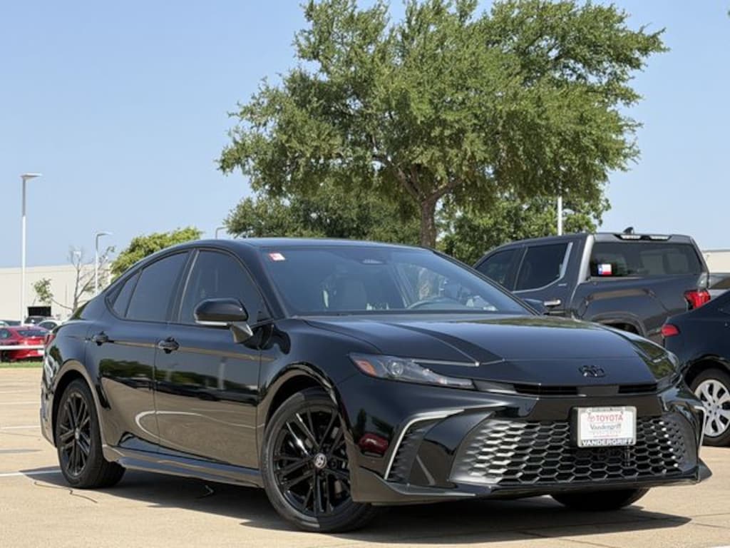 Used 2026 Toyota Camry SE Sedan