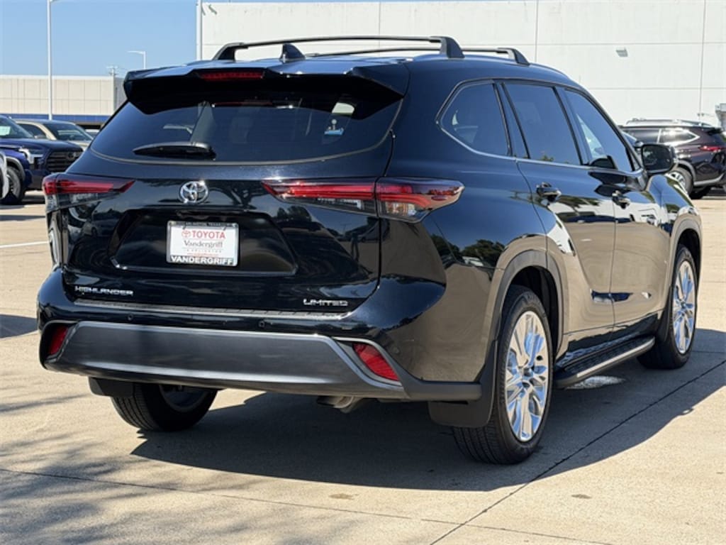 Certified 2025 Toyota Highlander Limited SUV