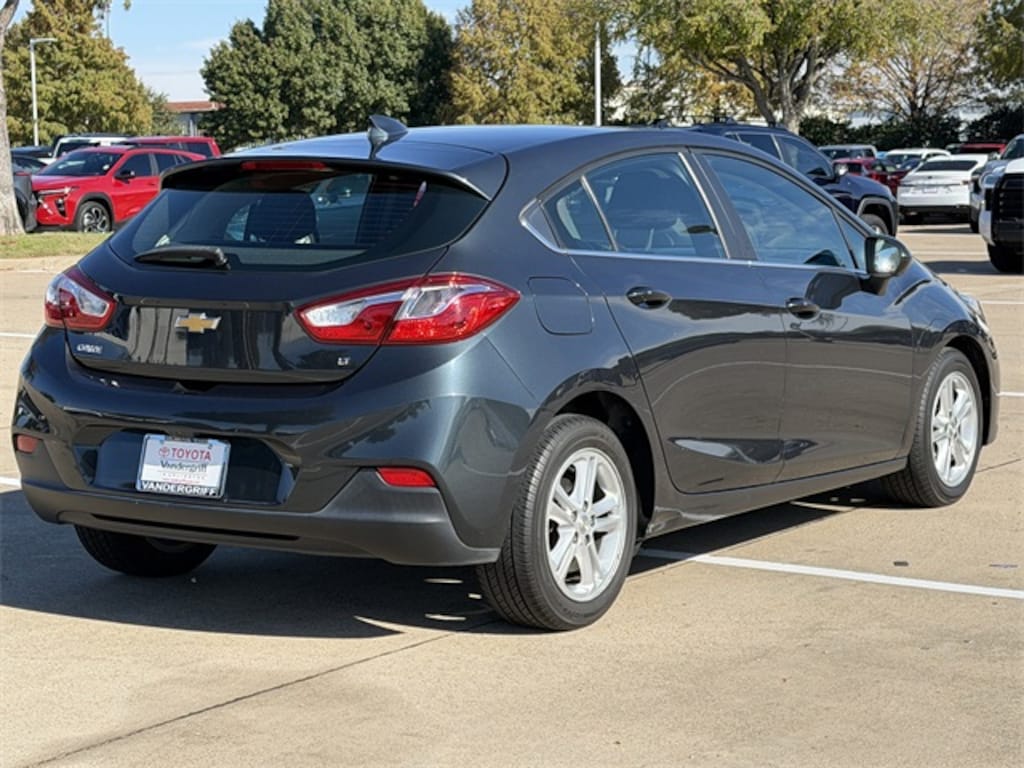 Used 2018 Chevrolet Cruze LT Hatchback