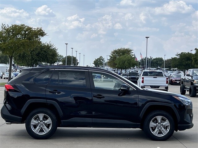 2023 Toyota RAV4 XLE photo 3