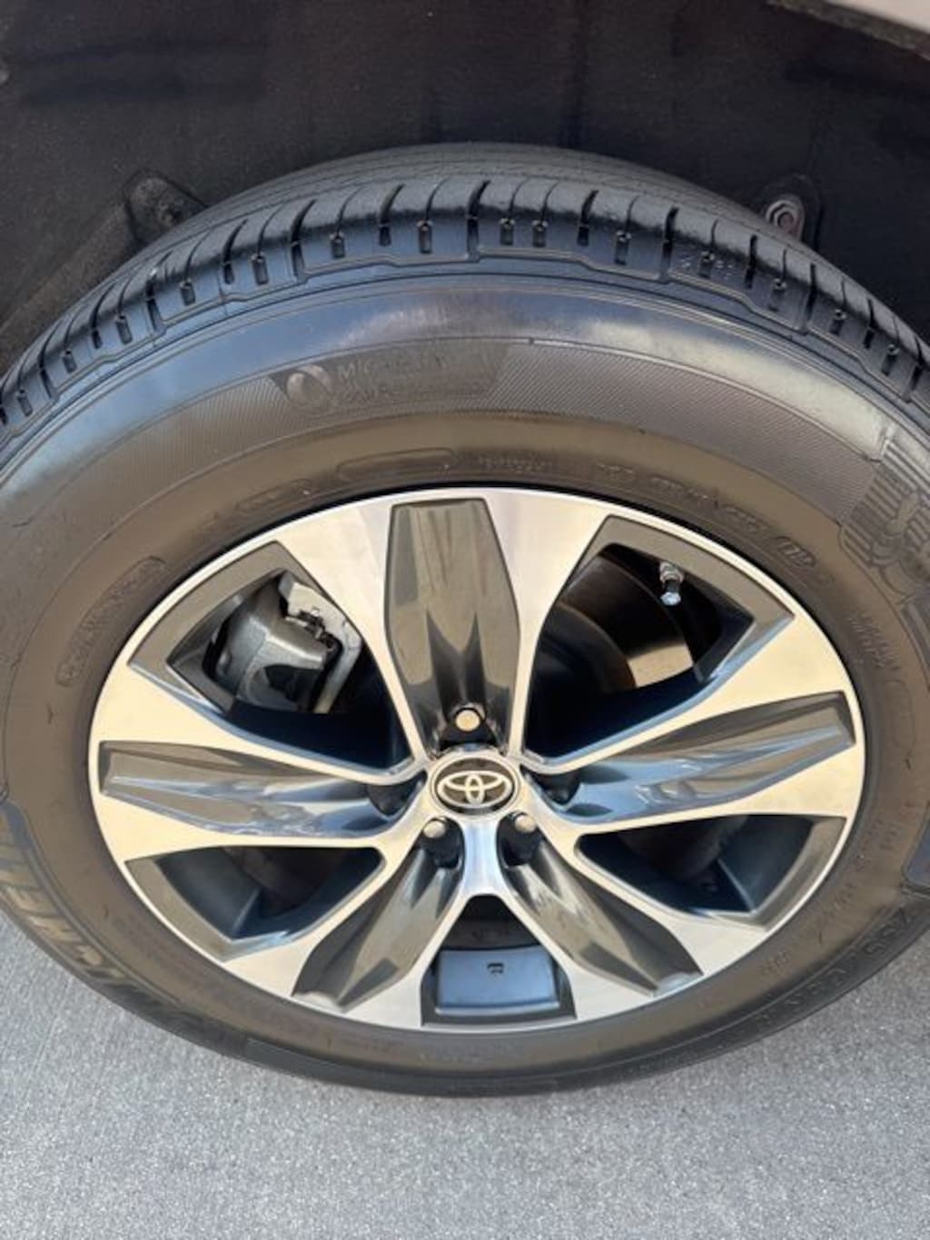 Used 2025 Toyota Highlander XLE SUV