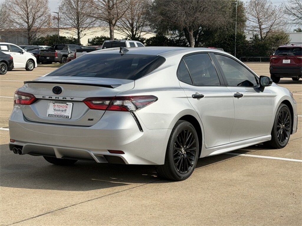 Used 2022 Toyota Camry Hybrid SE Sedan