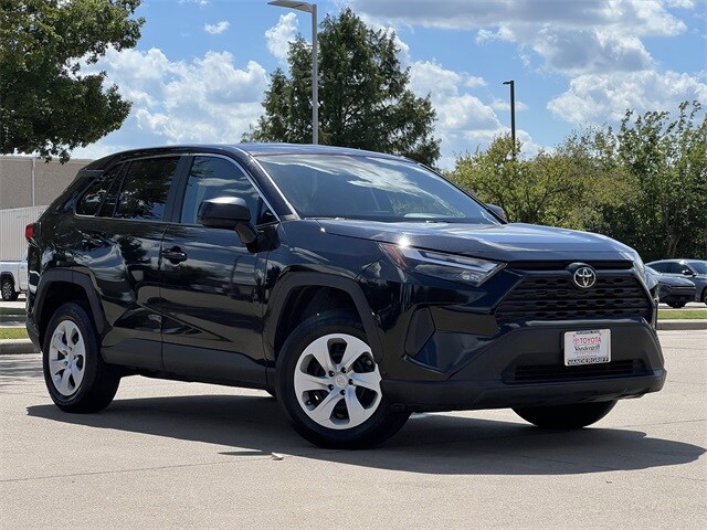 2024 Toyota RAV4 LE photo 2